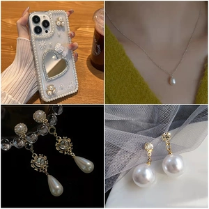 Goldene und silberne Perlenanhänger mit Strasssteinen für DIY Schmuck und Haarschmuck