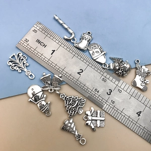 Colección de colgantes navideños de copos de nieve, ciervos y árboles para joyería DIY