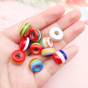 Bunte Regenbogen gestreifte Harzperlen für DIY-Schmuck mit glatter Oberfläche