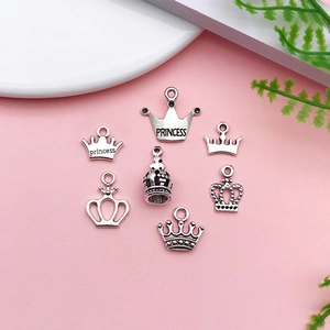 Detailed set of antique silver crown charms for DIY necklaces and bracelets