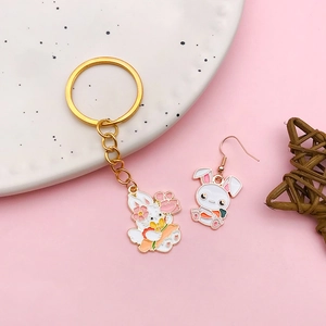 Ensemble porte-clés et boucles d'oreilles lapin mignon style japonais en alliage émaillé