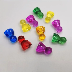 Bunte transparente Acryl-Spielfiguren für Brettspiele in verschiedenen leuchtenden Farben