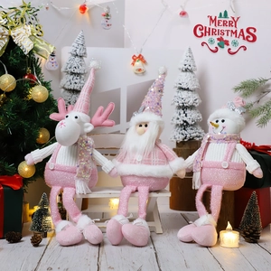 Ensemble de poupées de Noël roses avec renne, Père Noël et bonhomme de neige