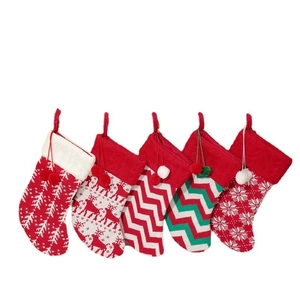 Lot de 5 chaussettes de Noël tricotées avec motifs élan et flocons pour la décoration