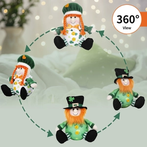Vue à 360 degrés des gnomes en peluche de la Saint-Patrick avec trèfles verts