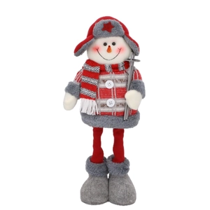 Poupée bonhomme de neige de Noël en pull rouge avec bâtons de ski pour décoration