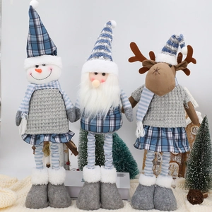 Dreiteiliges nordisches Weihnachtsfiguren-Set mit Schneemann, Weihnachtsmann und Rentier