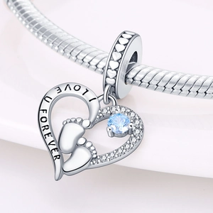 Abalorio de corazón de plata con grabado I Love U Forever y pies de bebé para pulsera