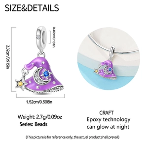 Leuchtender lila Hexenhut-Charm mit Mond, Sternen und blauem Zirkon, 2,7 g Gewicht