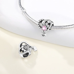 Charm a cuore rosa con zampa di gatto e incisione Forever su catena a serpente