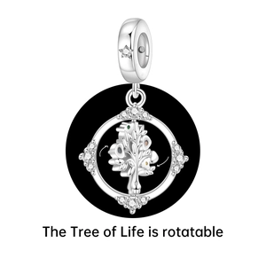 Vue détaillée du pendentif arbre de vie rotatif argenté orné de zircons brillants