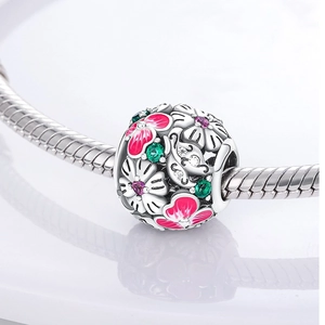 Colgante de flor en plata 925 con esmalte rosa y circón en cadena de serpiente
