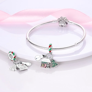 Pulsera navideña de plata S925 con dijes de muñeco de nieve y árbol con pavé brillante