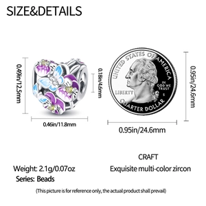 Détail du charm cœur floral avec dimensions et pièce de monnaie pour comparaison
