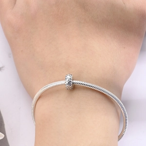 Charm a squame di drago argentato su bracciale a serpente per gioielli fai da te