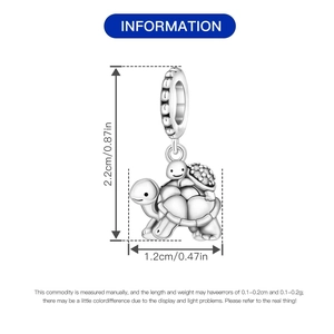 Detailed dimension view of a 925 silver turtle charm with dimensions 2.2cm by 1.2cm