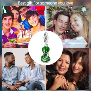 Groene emaille slangenhanger van zilver met zirkoonstenen en emotionele cadeau-scènes