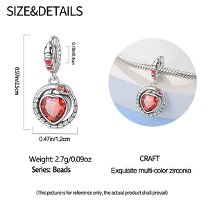 Detail van slangenbedel met rood hart zirkoon en afmetingen voor DIY-sieraden