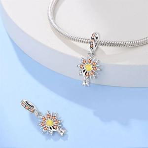 Charm sole dei tarocchi in argento con gemma gialla e zirconi per bracciale DIY