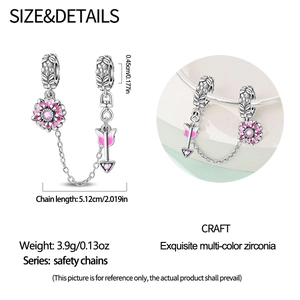 Dettaglio catena di sicurezza a fiore in smalto rosa, lunghezza 5,12 cm per bracciale