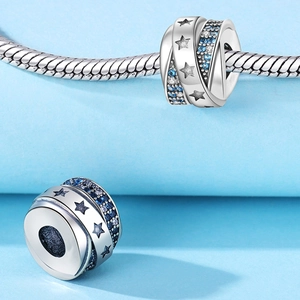 Abalorio de estrella y luna con circonitas azules para pulsera de cadena de plata