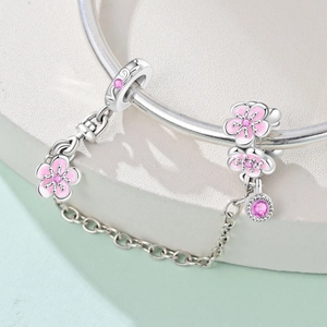 Catena di sicurezza con fiori di ciliegio, smalto rosa e zirconi per bracciale tipo charms