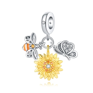 Detaillierter Charm mit Biene, Sonnenblume und Schmetterling in Silber und Gold
