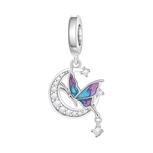 Detail eines Silber-Anhängers mit blauem lila Emaille und Zirkonia-Inlay