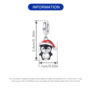 Tabla de tallas detallada del colgante de pingüino navideño con gorro rojo y piedra estrella