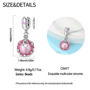 Charme de cœur rose en argent avec dimensions précises et détails en zircone