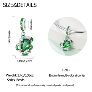 Groene emaille slang bedel hanger afmetingen 2,5cm bij 1,27cm met zirkoonsteen