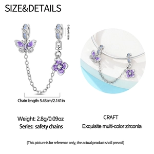 Dettaglio della catena di sicurezza in argento con farfalla e smalto per bracciali charm