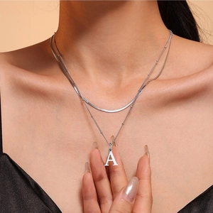 Collier double rang en acier inoxydable avec chaîne serpent et pendentif lettre A argenté