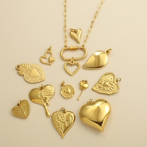 Collezione di collane con pendente a cuore in acciaio inossidabile placcato oro 18K