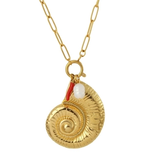 Collana in titanio dorato con pendenti a conchiglia, peperoncino e perla su maglie