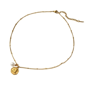Collier en acier inoxydable doré avec perle blanche et pendentif pièce relief ange
