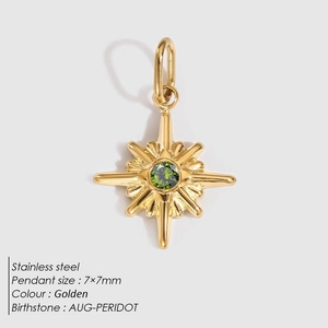 Ciondolo stella a otto punte in acciaio dorato 7mm con gemma peridoto verde