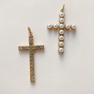 Colgantes de cruz en acero chapado en oro 18K con pedrería y perlas blancas para joyas