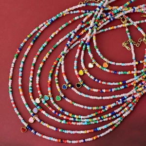 Bohemian Bunte Saatperlen Edelstahl Herzanhänger Halskette Verstellbare Choker Damen Schmuck Urlaub