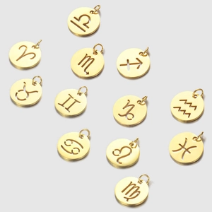 Set mit 12 vergoldeten Titanstahl-Sternzeichenanhängern mit hohlen Sternbild-Designs