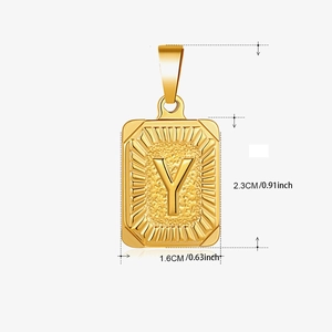 Pendentif rectangulaire doré avec 26 lettres, Y en relief et texture vintage