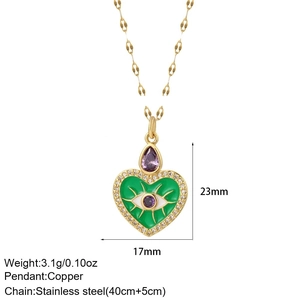 Λεπτομερής προβολή μενταγιόν καρδιά evil eye με διαστάσεις 23mm x 17mm και το μήκος της αλυσίδας