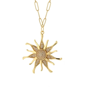 Collar con colgante de sol dorado y circonitas en una cadena de clip para mujer