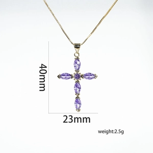 Επίχρυσο μενταγιόν σταυρός 18K με μωβ ζιργκόν πέτρες σε χρυσή αλυσίδα λαιμού