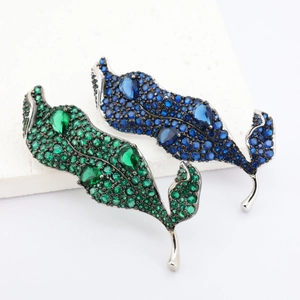 Élégante Broche en Forme de Feuille pour Femme Avec Zirconia Vert Émeraude Bleu Incrusté Cuivre Électroplaqué Vintage Bijoux de Mode Cadeau