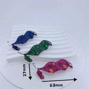 Elegant Copper Zirconia Leaf Leopard Brooch Pin For Women Men Fashion Suit Accessory Luxury Inlaid Corsage Jewelry Gift