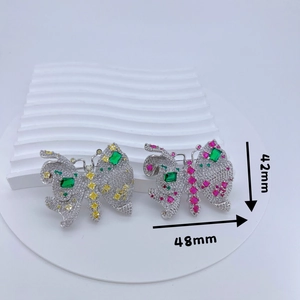 Broche en Cuivre Papillon Zirconia de Haute Qualité Broche Étincelante en Cristal Micro Pavé Élégante pour Femme Décoration de Costume Manteau Châle Bijoux