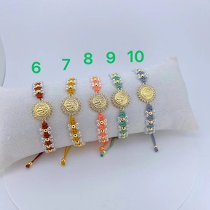 Fünfteiliges Set handgewebte St. Benedikt Medaillen Armbänder mit Zirkonia-Inlay