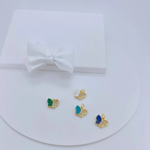 Pendentifs papillon en or 18K avec turquoise malachite nacre et zircons cubiques