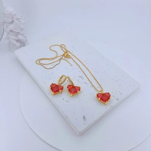 Korean Style Heart Zirconia Jewelry Set For Women Gold Plated Copper Heart Pendant Necklace And Huggie Earrings Fashion Jewelry
